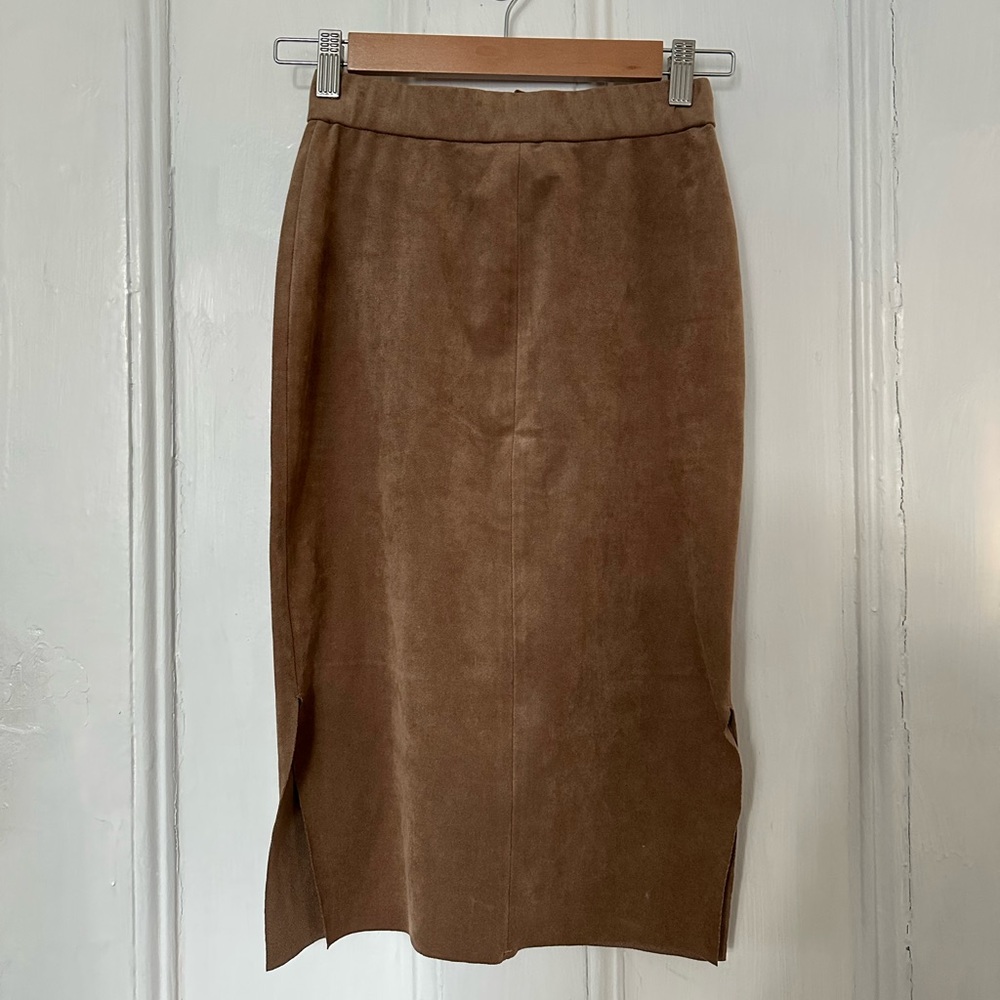 Wilfred Vegan Suede Midi Skirt